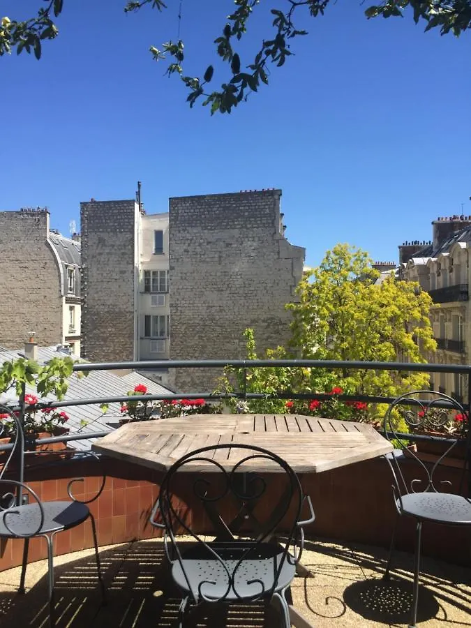 52 Clichy - D'hotes