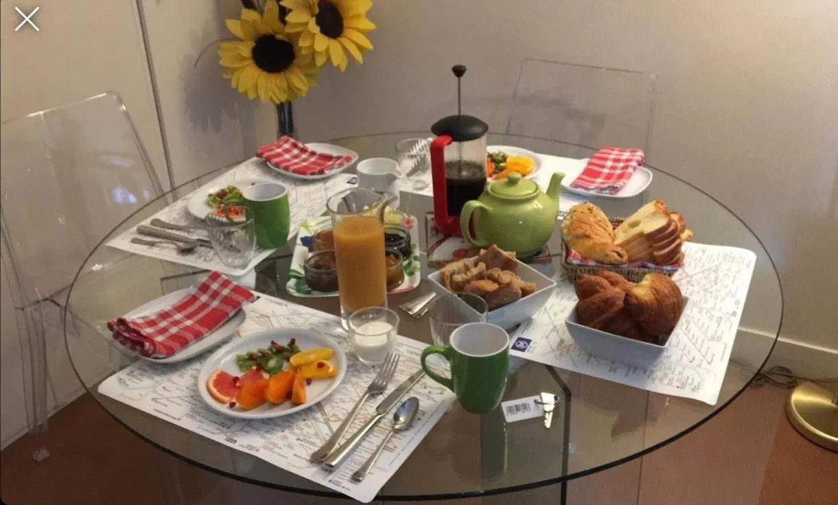52 Clichy - D'hotes Nocleg ze śniadaniem Paryż