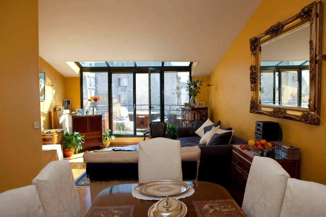 Bed & Breakfast 52 Clichy - D'hotes Paris